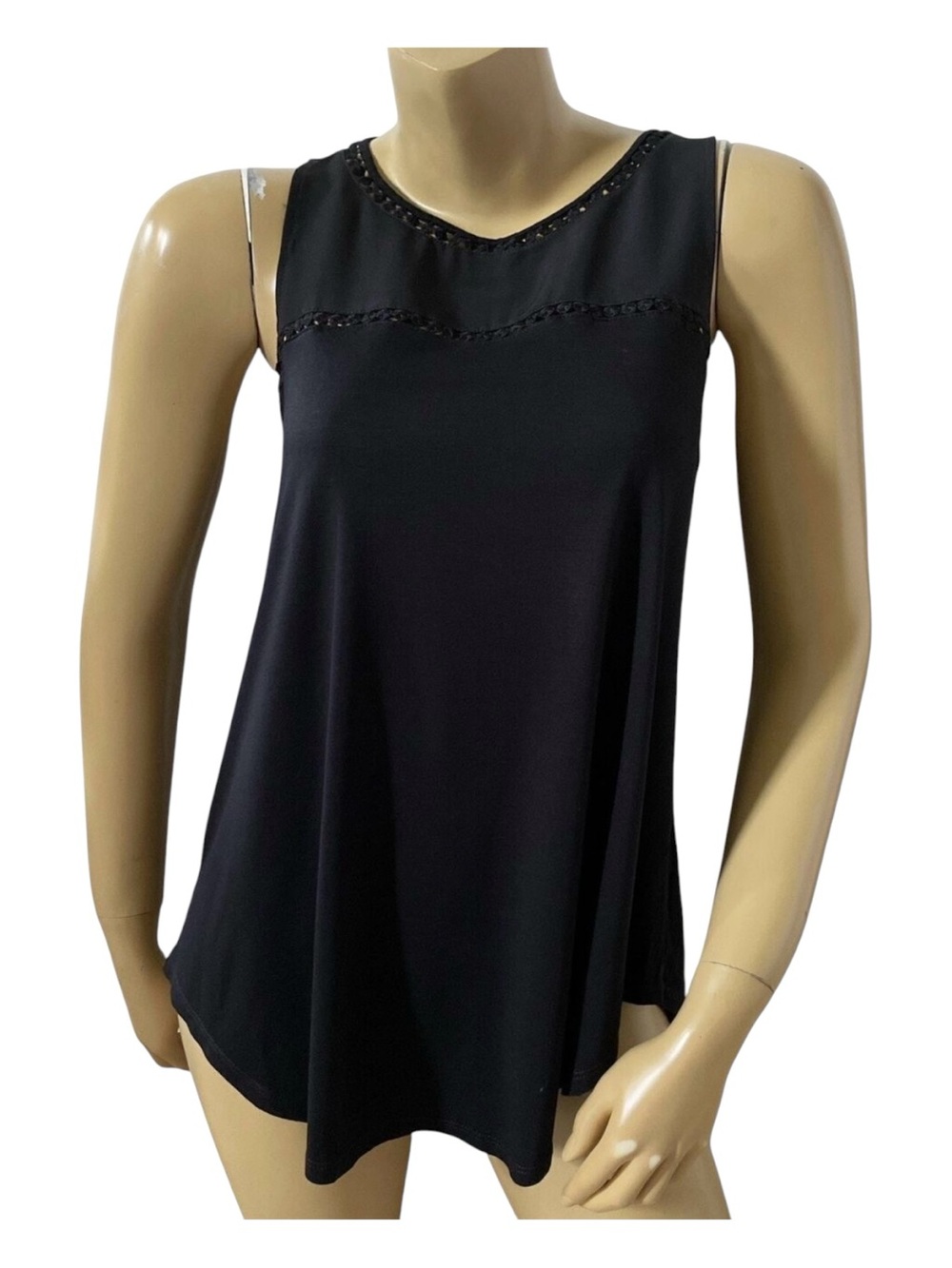 Old Navy Tank Top Womens S Black Crochet Trim Sleeveless Rayon Keyhole Back